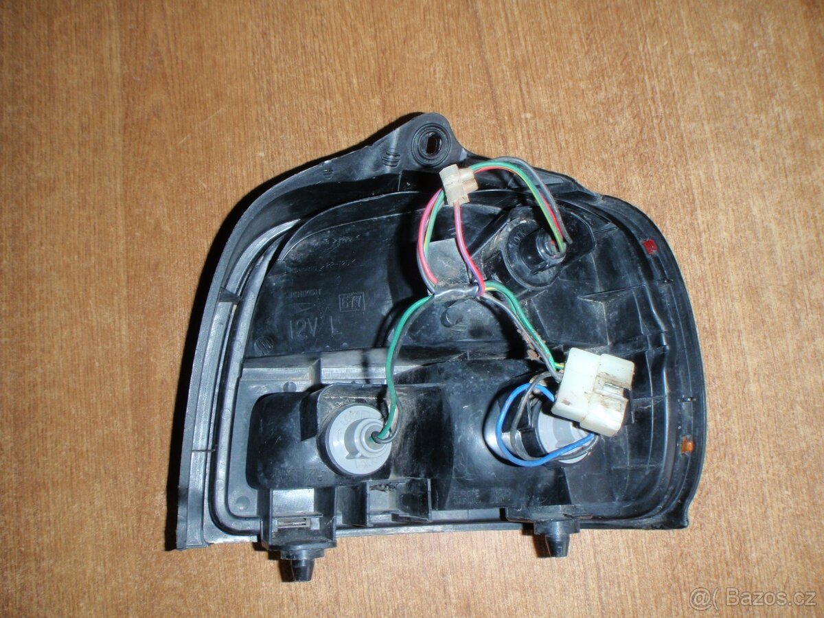 Daihatsu Cuore L501 levé zadní světlo - 2