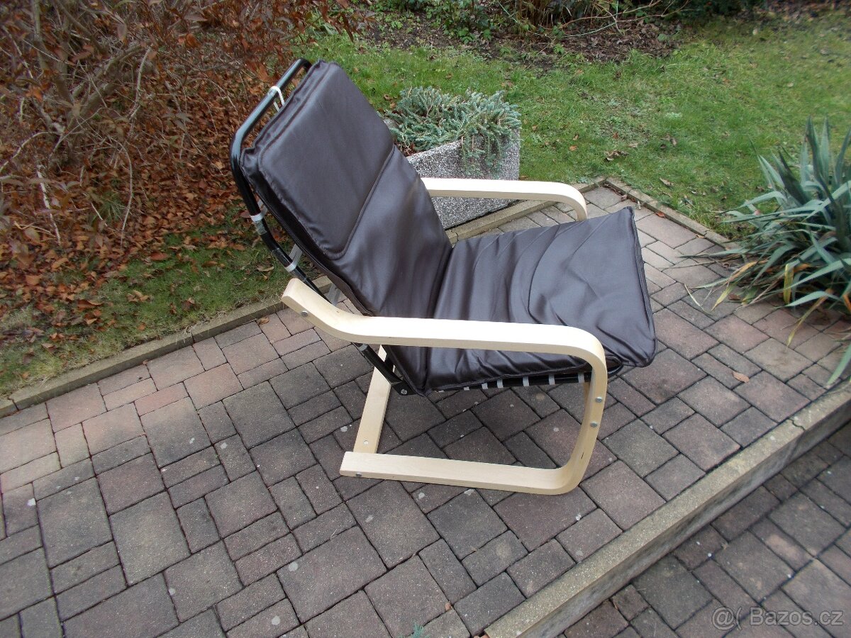 Pohodlné relaxační křeslo – dřevěná konstrukce, měkký koženk - 2