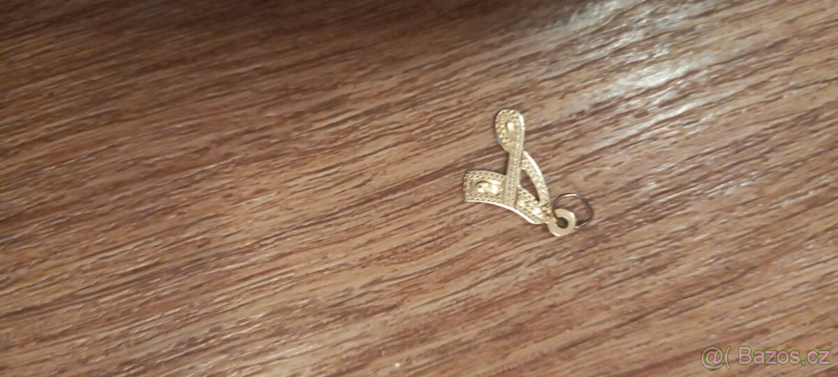 Zlatý přívěsek 14karát - 2