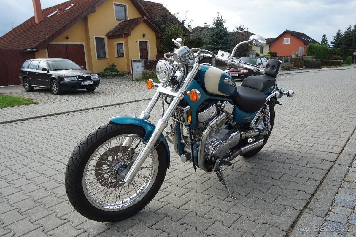 Suzuki VS 1400 Intruder - 2