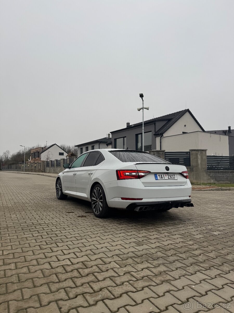 Škoda superb 3 L&K 2.0tsi - 2