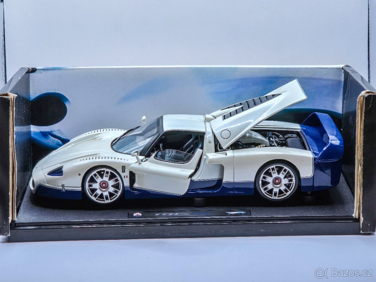 Maserati MC12 1:18 HotWheels ELITE - 2