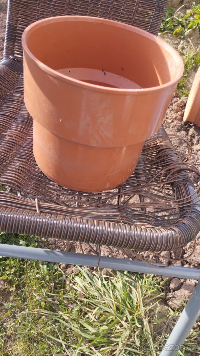 Kanalizační kolena a materiál - 2