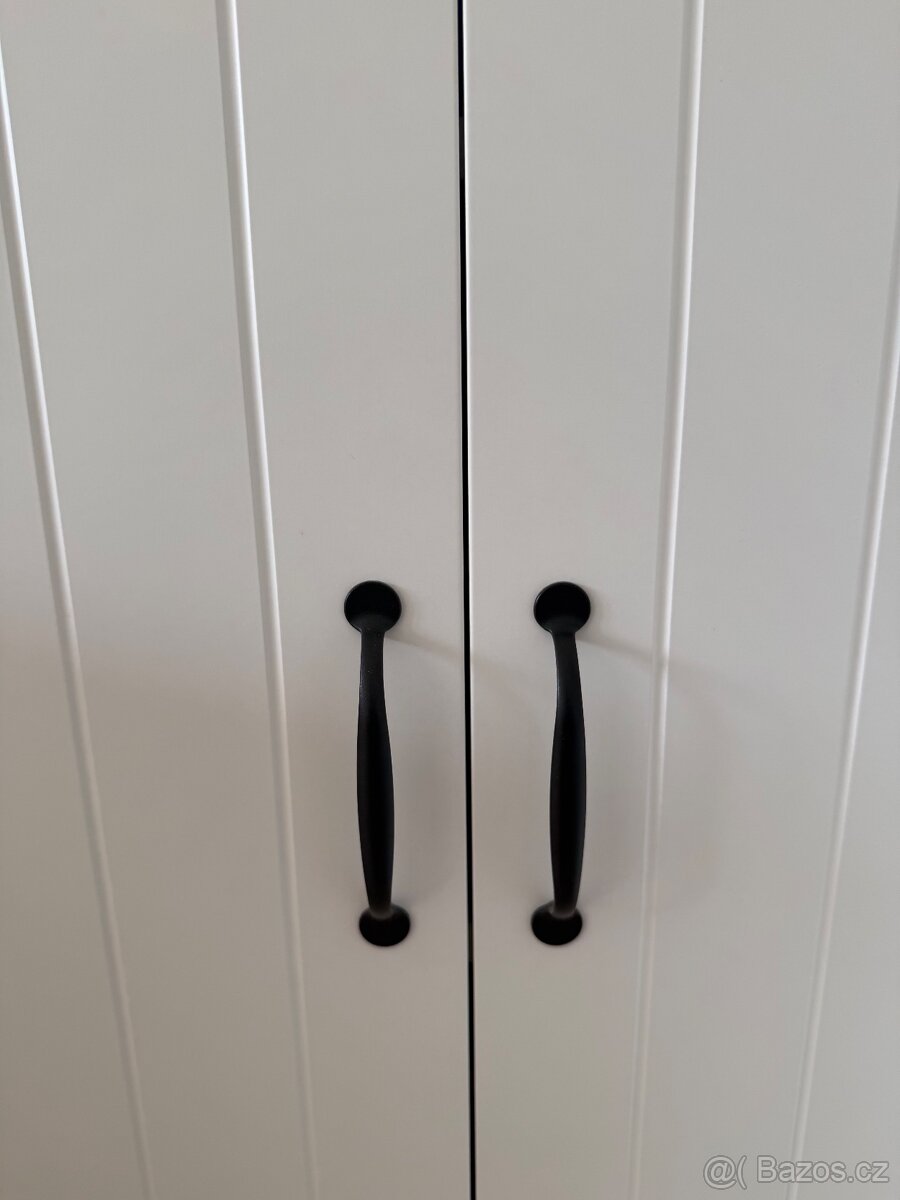 Skruvby skříňka ikea - 2