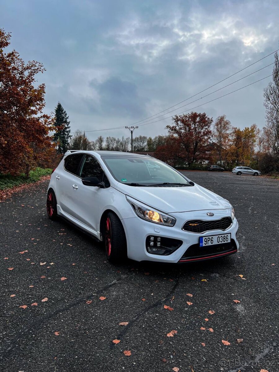 Kia Ceed GT 1.6 T-GDi - 2