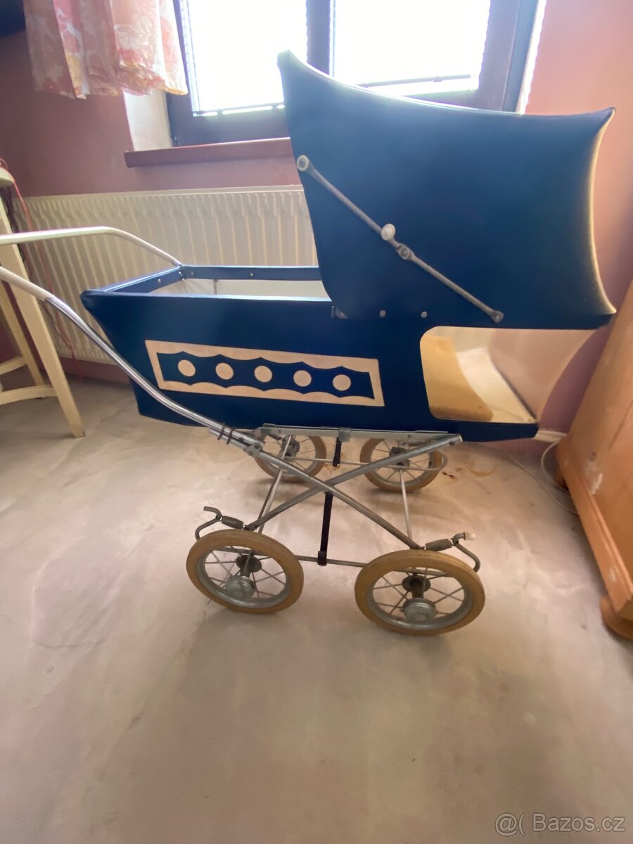 Retro kočárek pro panenky - 2