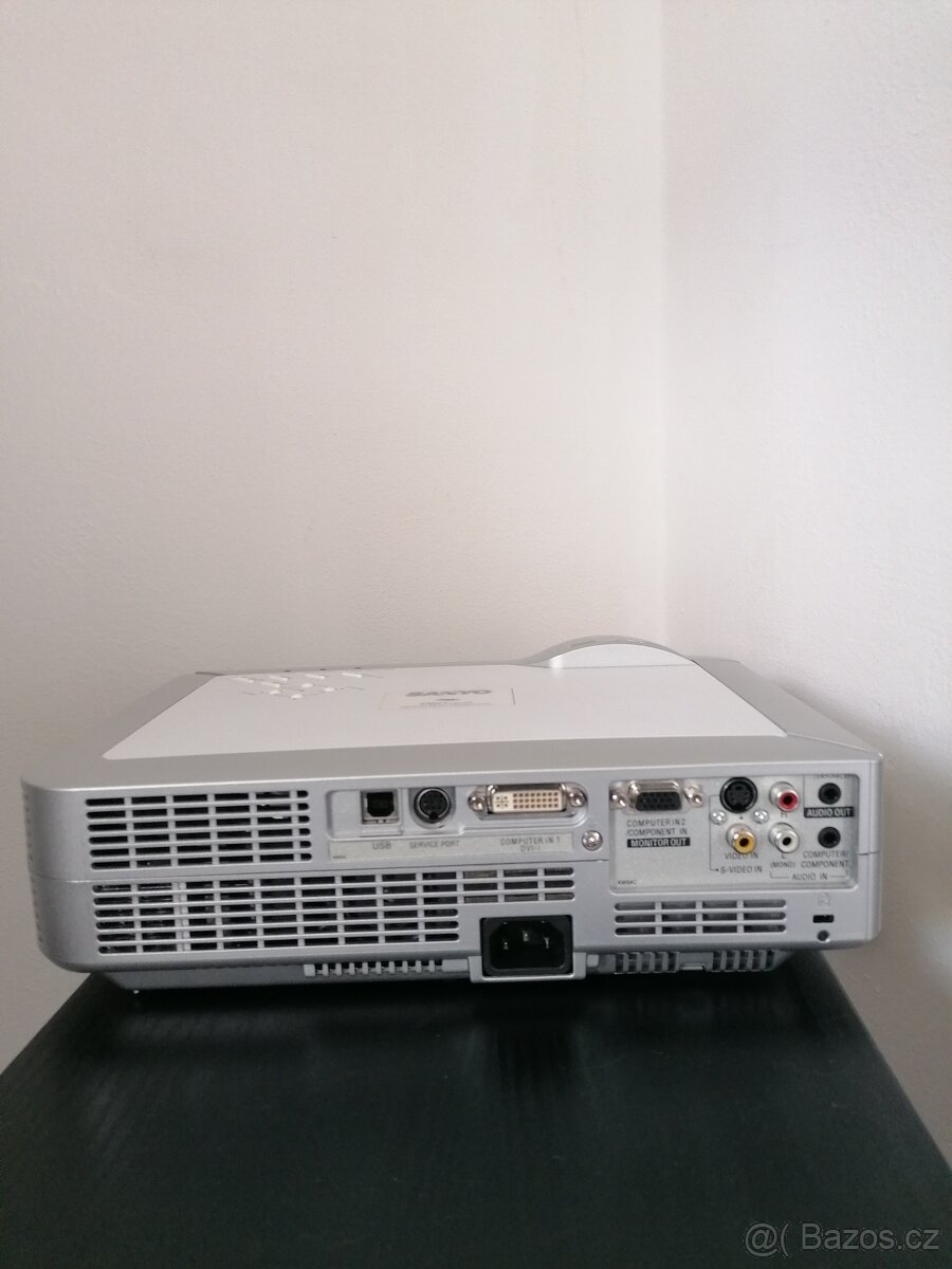 Projektor Sanyo PLC - XU87 - 2
