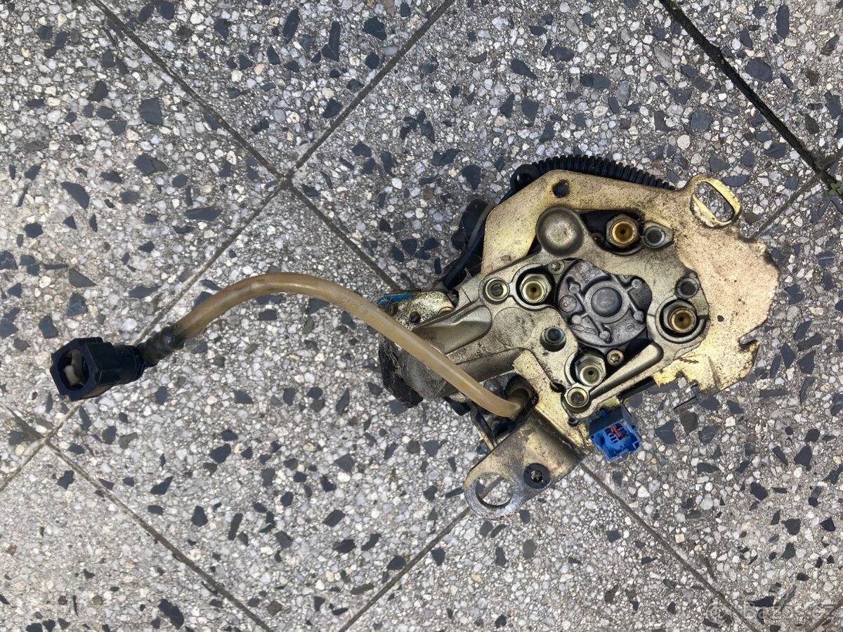 VSTŘIKOVACÍ ČERPADLO LUCAS - 2