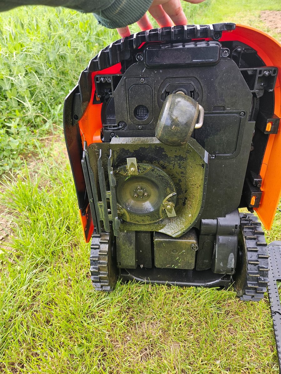 Robotická sekačka WORX 500 - 2