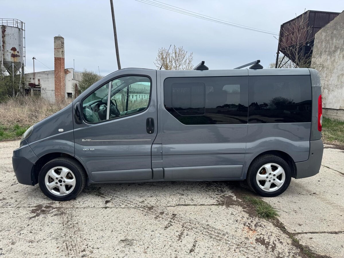 Renault Trafic Passenger 2.0dci, 8 míst - 2