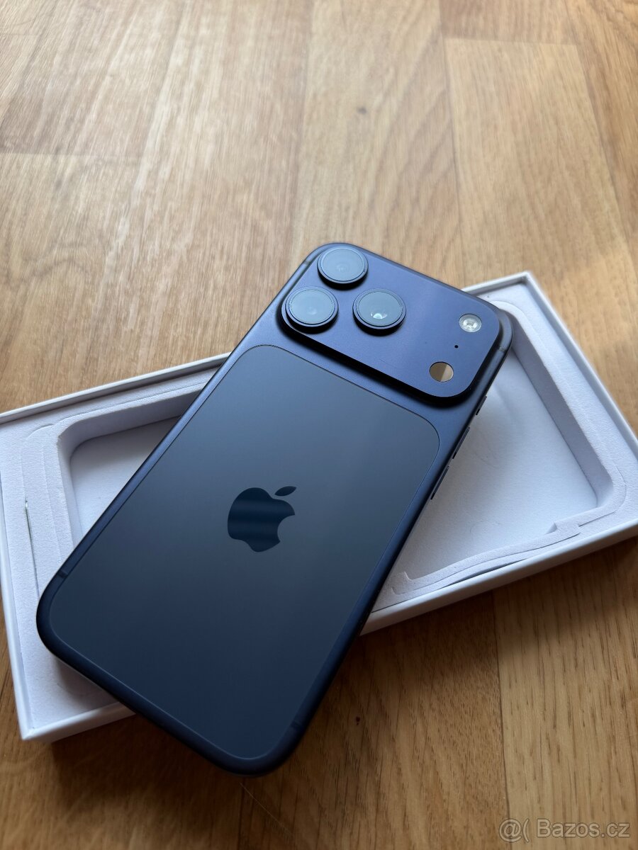Apple iPhone 17 Pro 256GB modrý - 2
