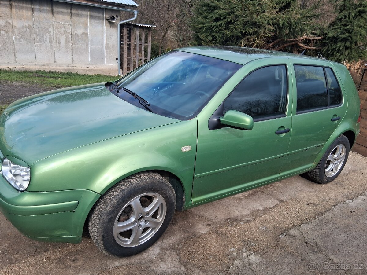 Golf 4 - 2