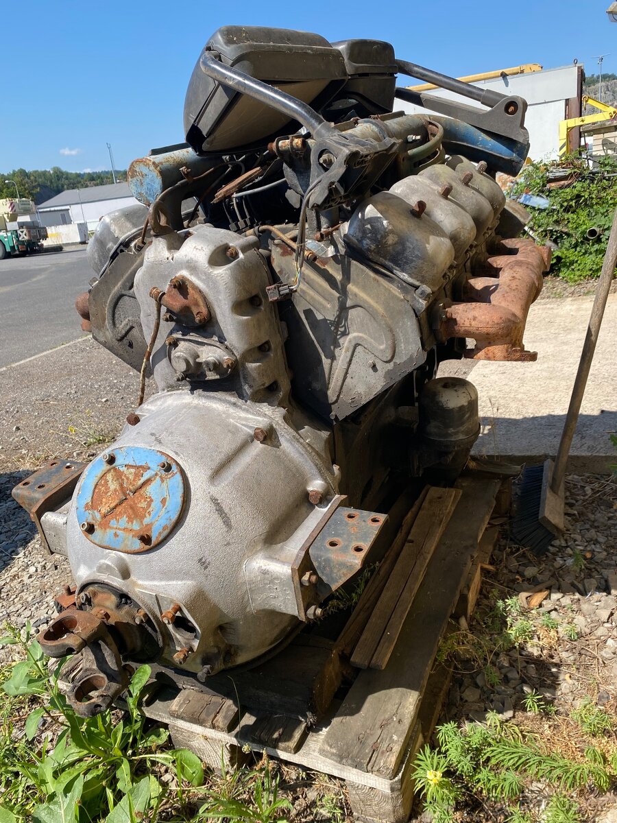 Motor TATRA 148 - 2