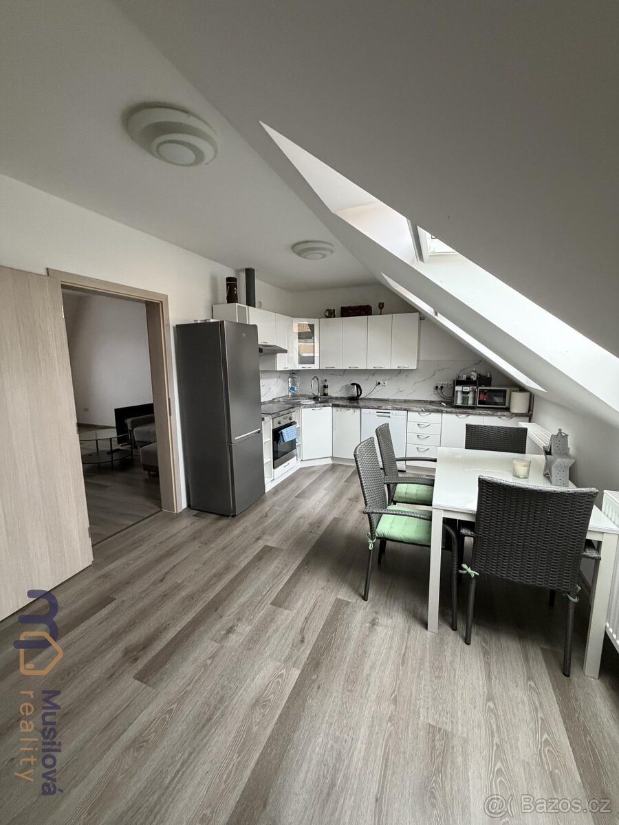 Pronájem bytu 3+kk 93 m2 - 2