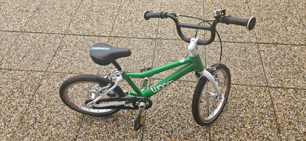 WOOM 3 (16") + stojánek + helma na kolo (zelená barva) - 2