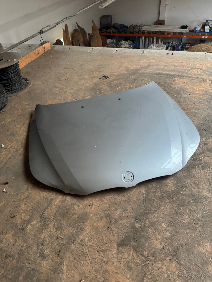 BMW E60 — hliníková kapota, originál • 2000 Kč - 2