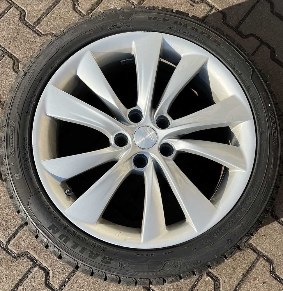 Tesla Alu kola R19 - 2