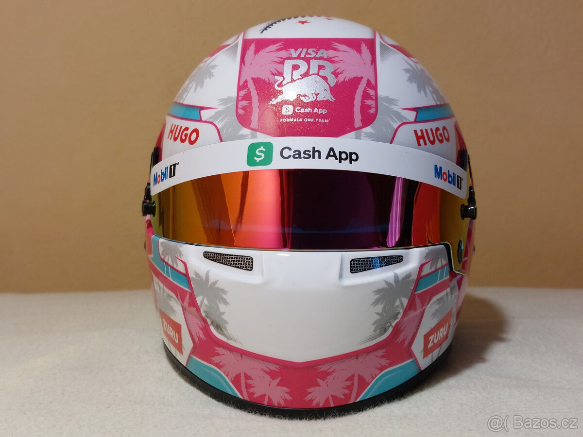 Liam Lawson Miami 2025 Racing Bulls VCARB F1 helma 1:2 - 2