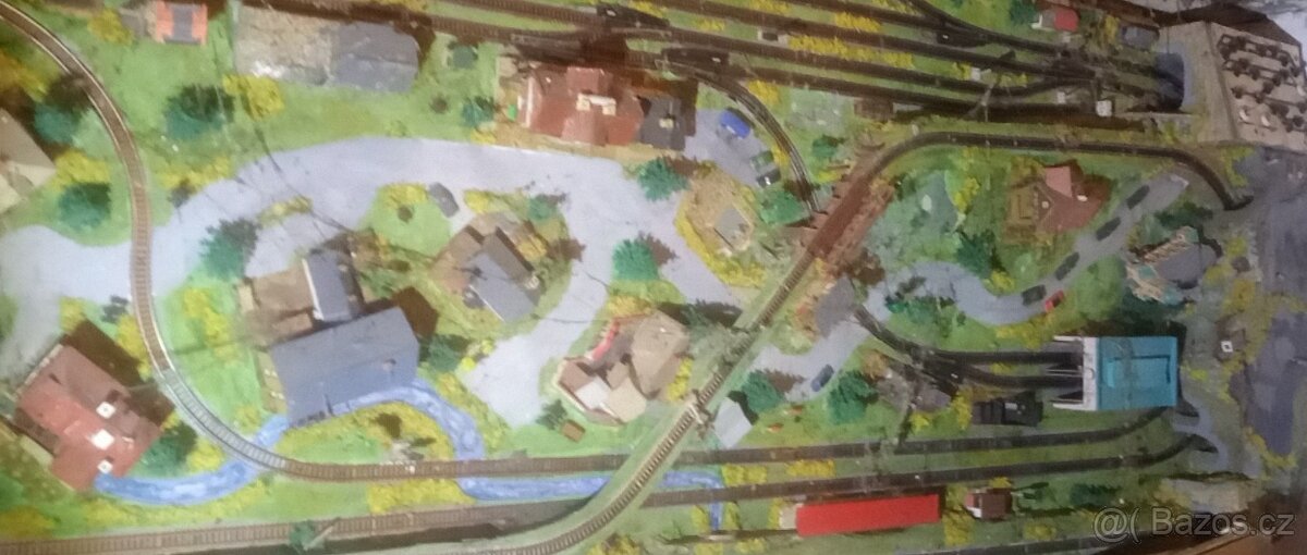 Modelová železnice N 1:160 panel 236x76cm s kolejivem Piko - 2