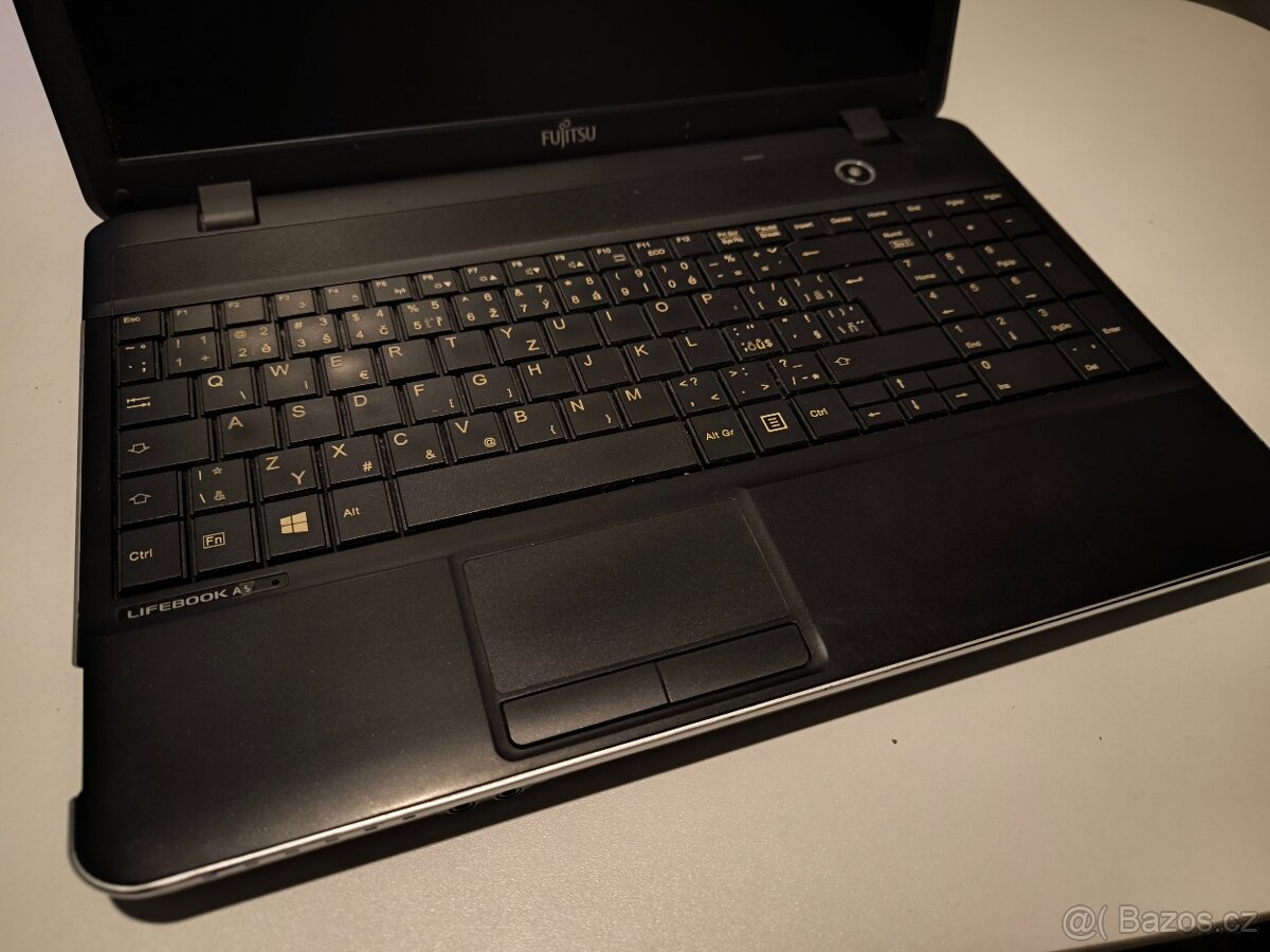 Fujitsu a512 funkční na díly - 2