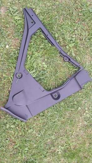 Nissan GTR R35, predám Krity nad motor a tlmiče (2ks) - 2