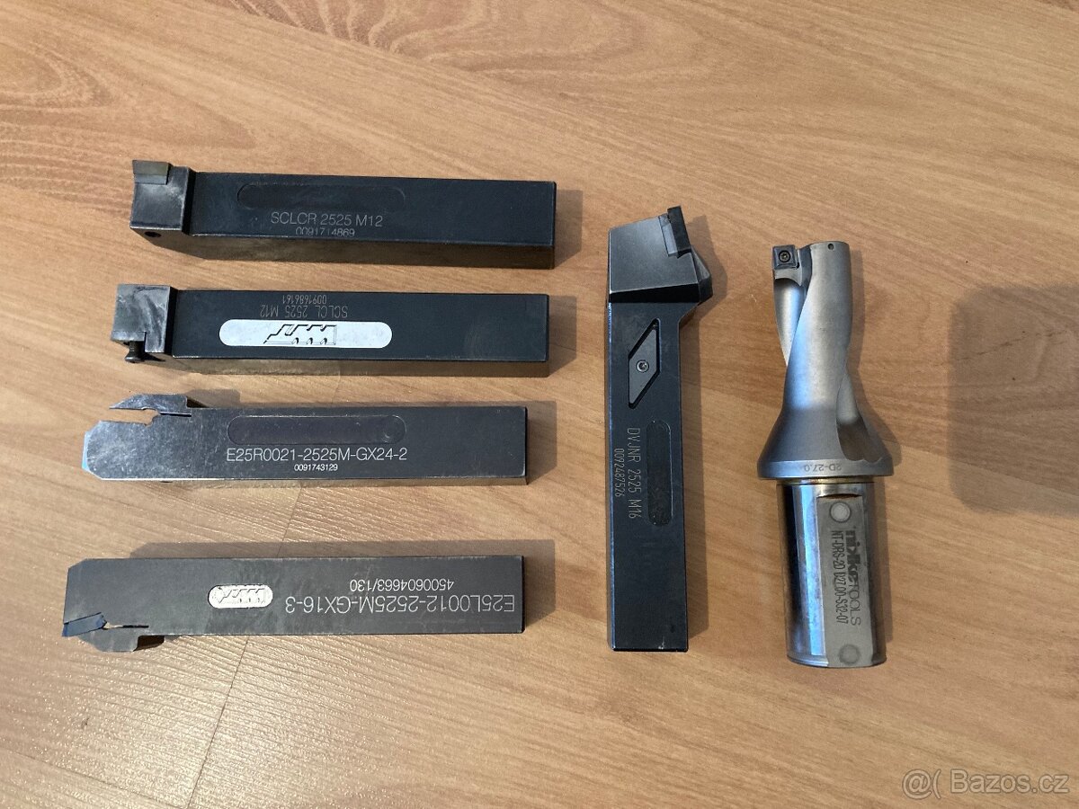 Soustružnické nože + vrták - 2