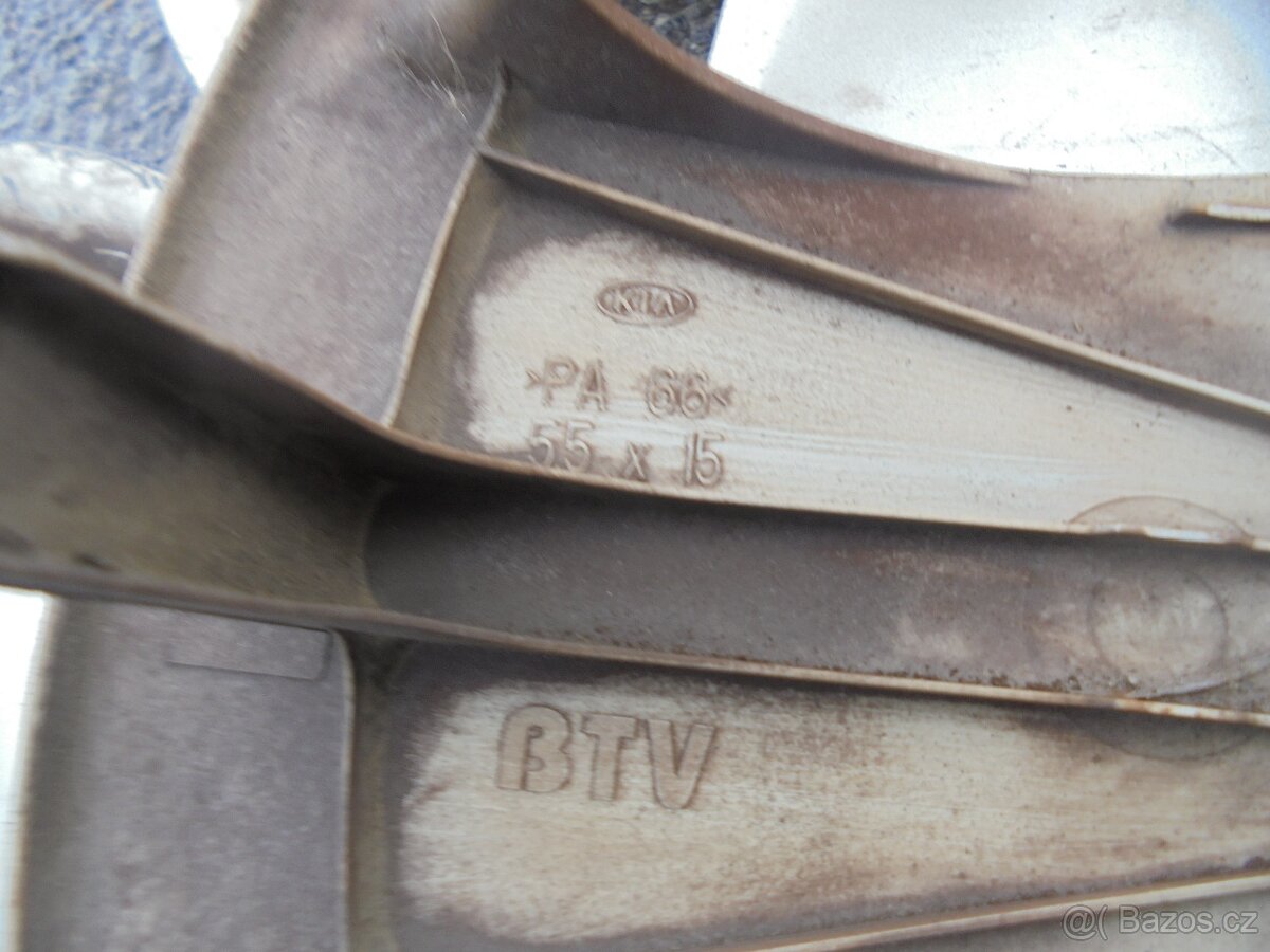 15" poklice original KIA sada za 400,- - 2