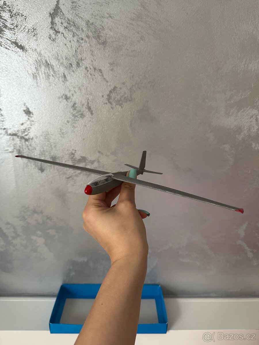 Model letadla Blaník L-13 1:48 - 2