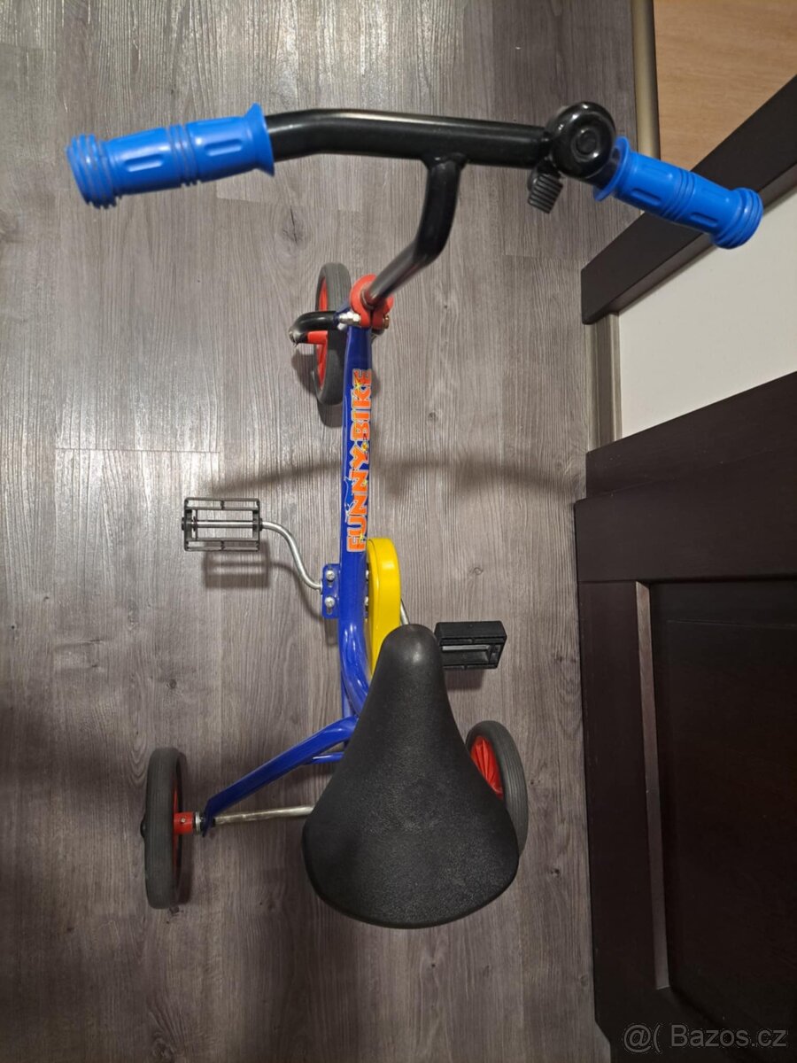 Dětská tříkolka ježděná jen doma. - 2