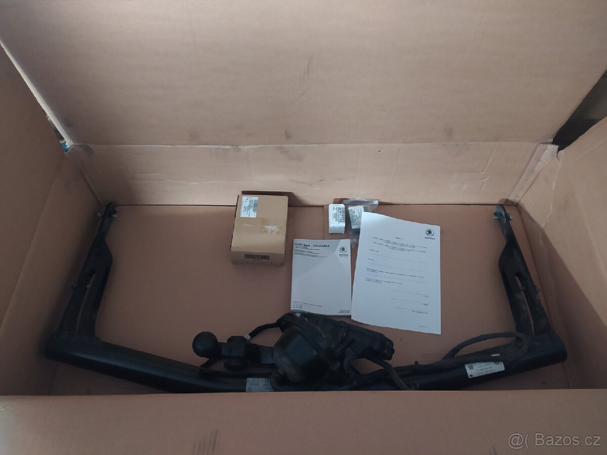 Prodám sadu tažné zařízení z předváděcího vozu Octavia 4 - 2