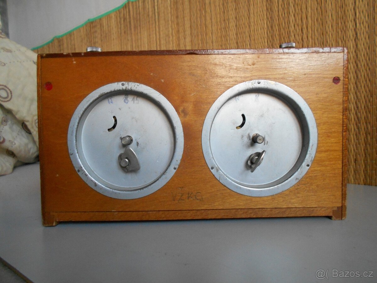 Starší, šachové hodiny - 2