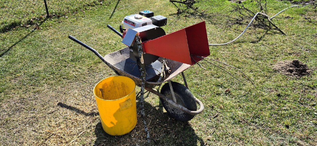 Drtič zahradního odpadu se 4t motorem - 2