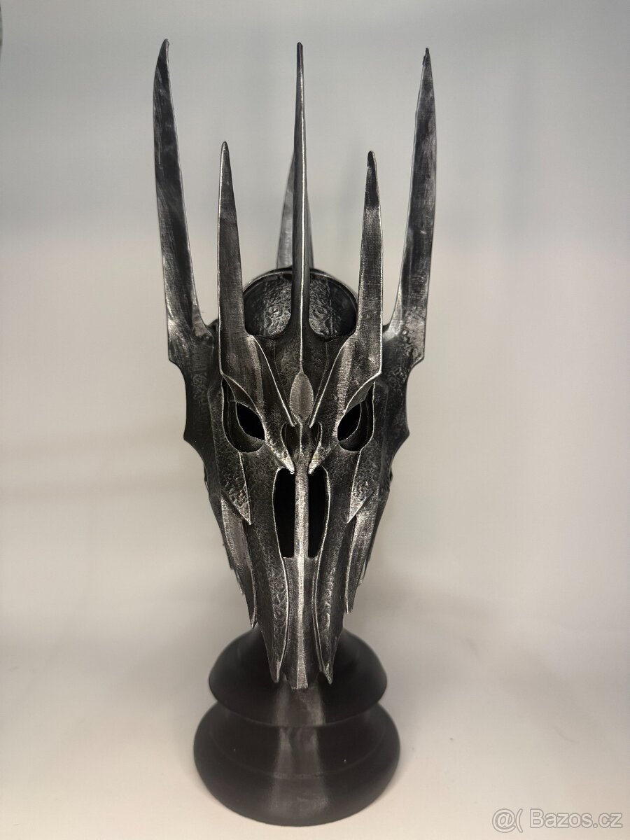 Pán Prstenů - Sauronova helma 34 cm - 2