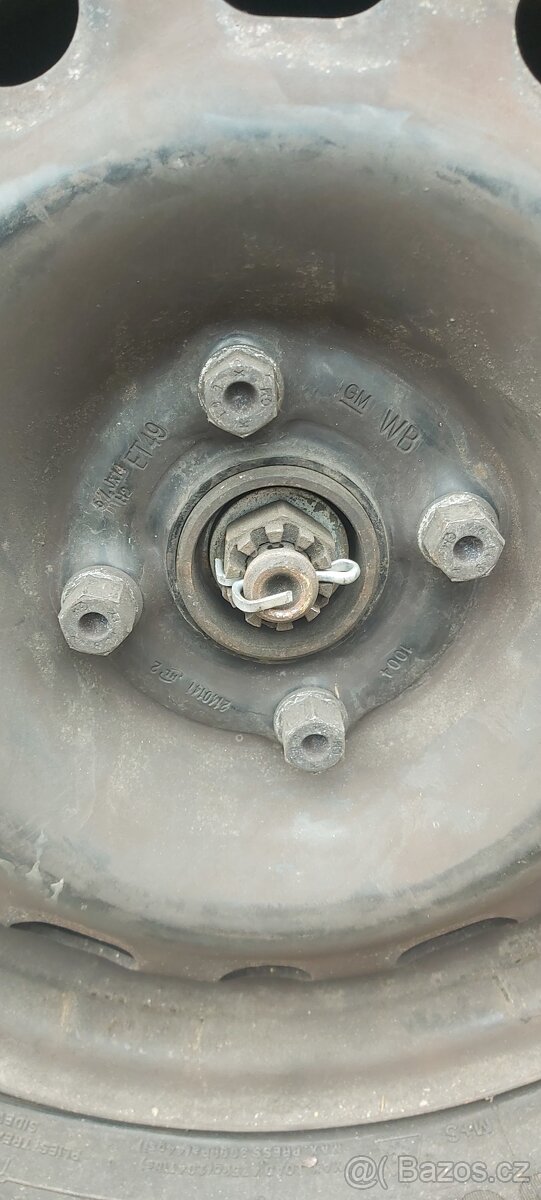 Celoroční pneu 185/60 r14 - 2