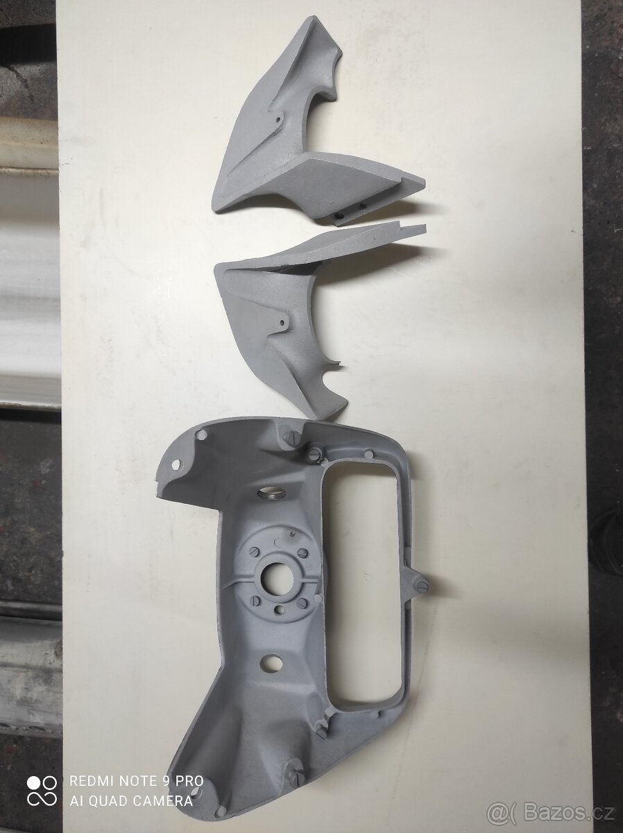 Tatra 603 - Palubní skříň - 2