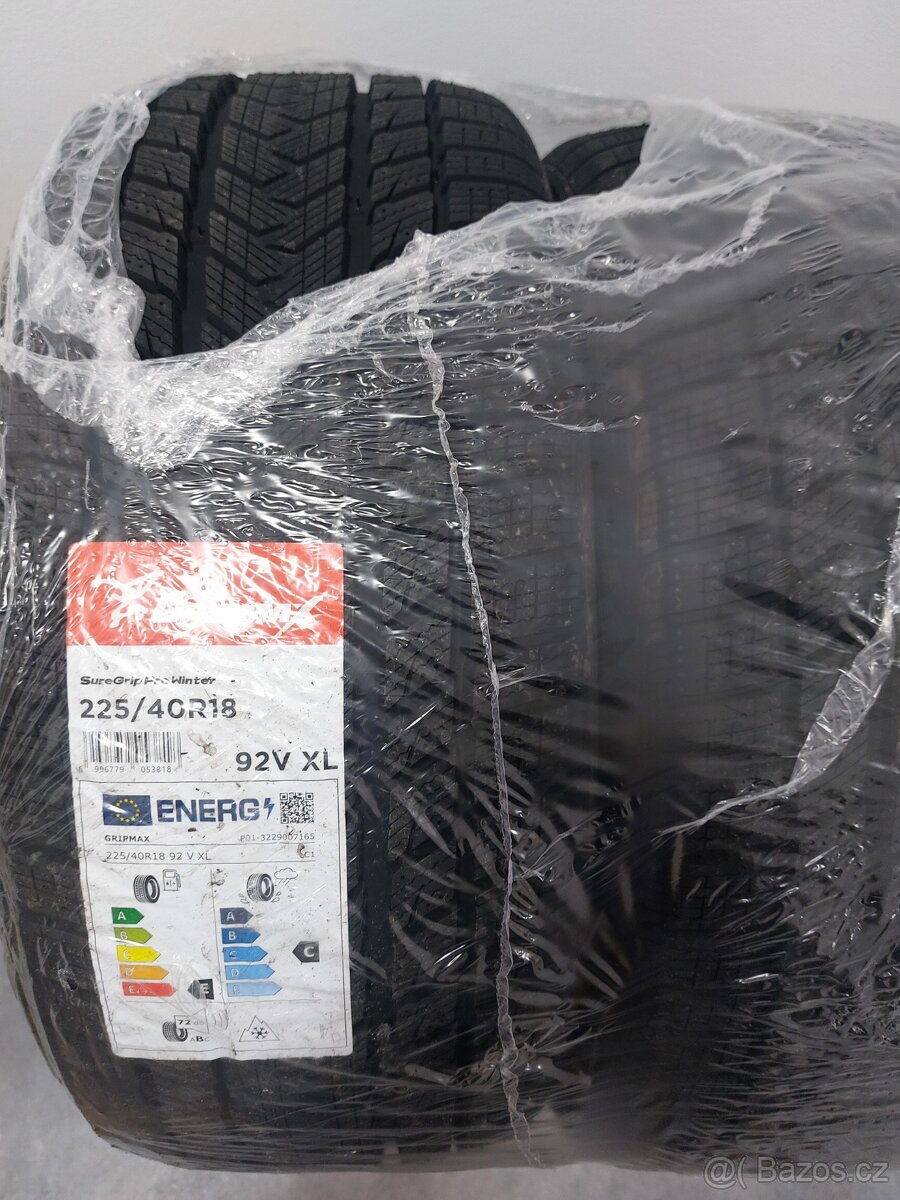 245/35/18 - 2