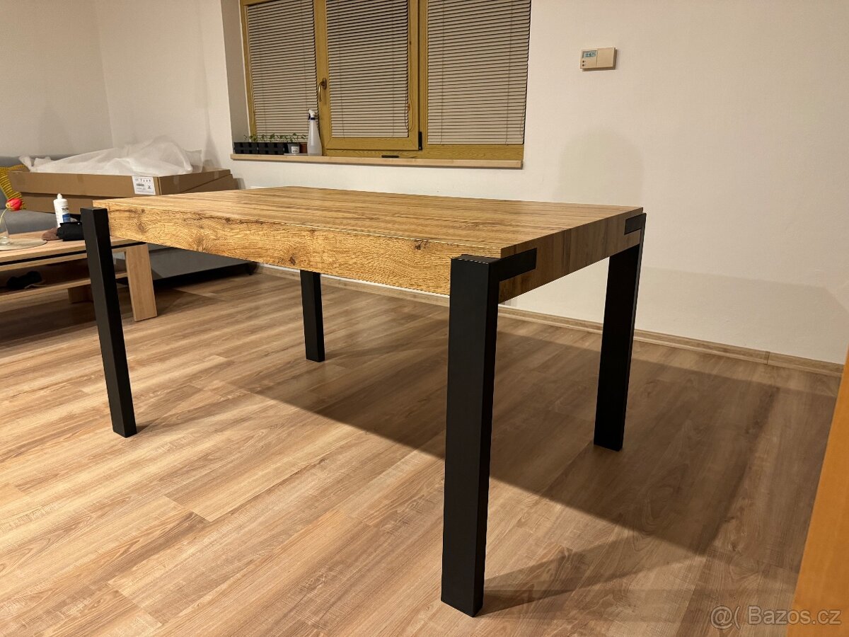 Jídelní stůl - 2