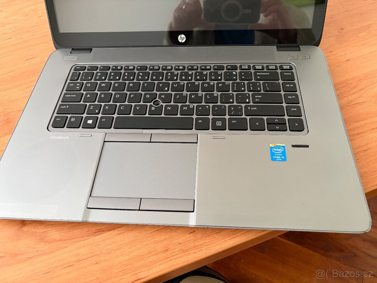 Notebook HP dotykový displej - 2