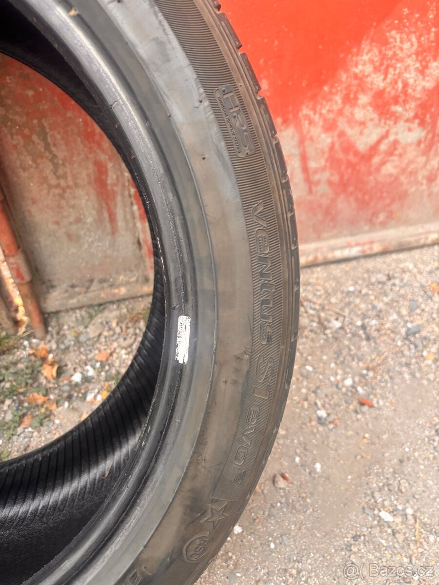 275/40R19 - 2
