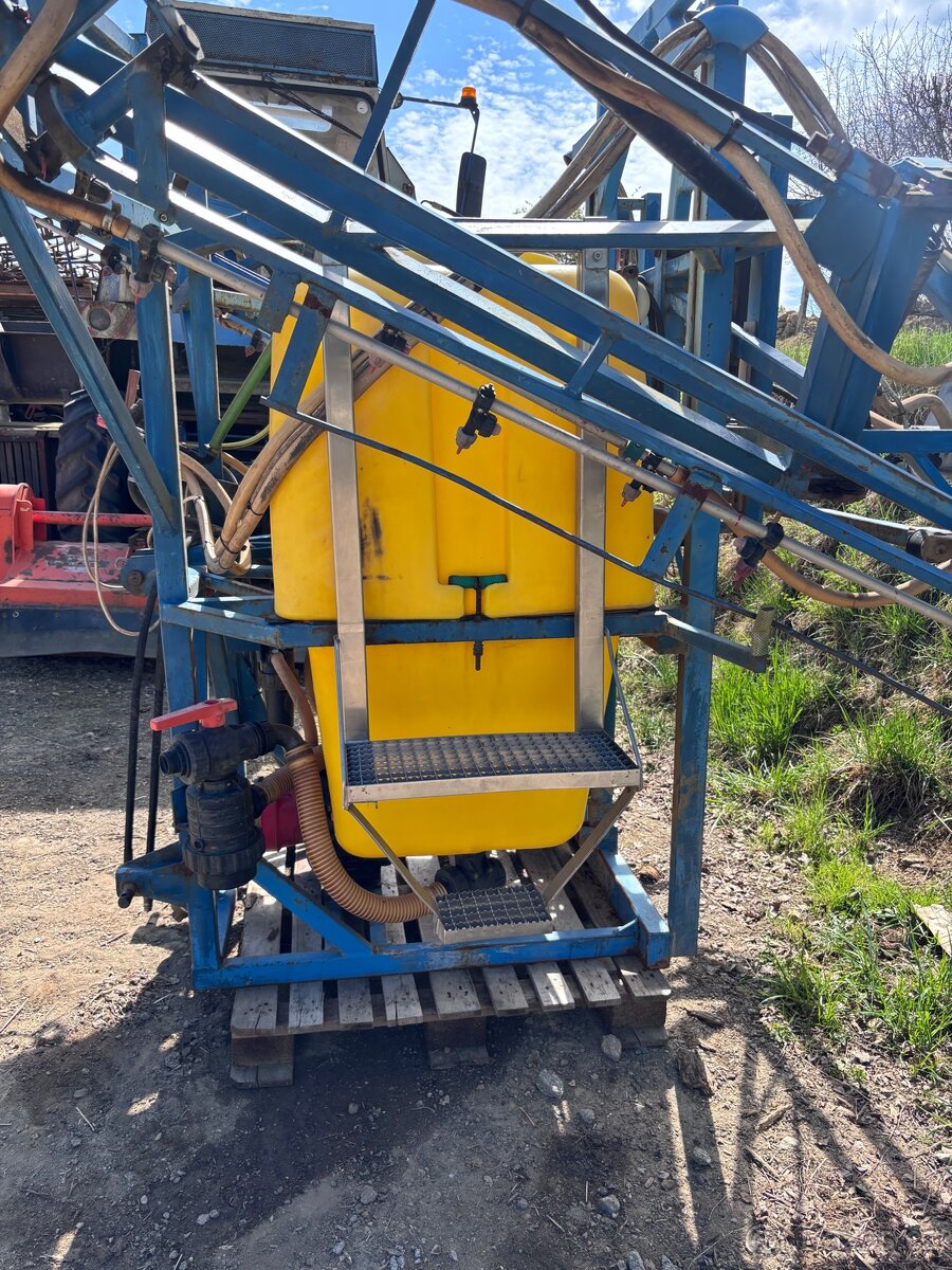 Postřikovač AKP - 2