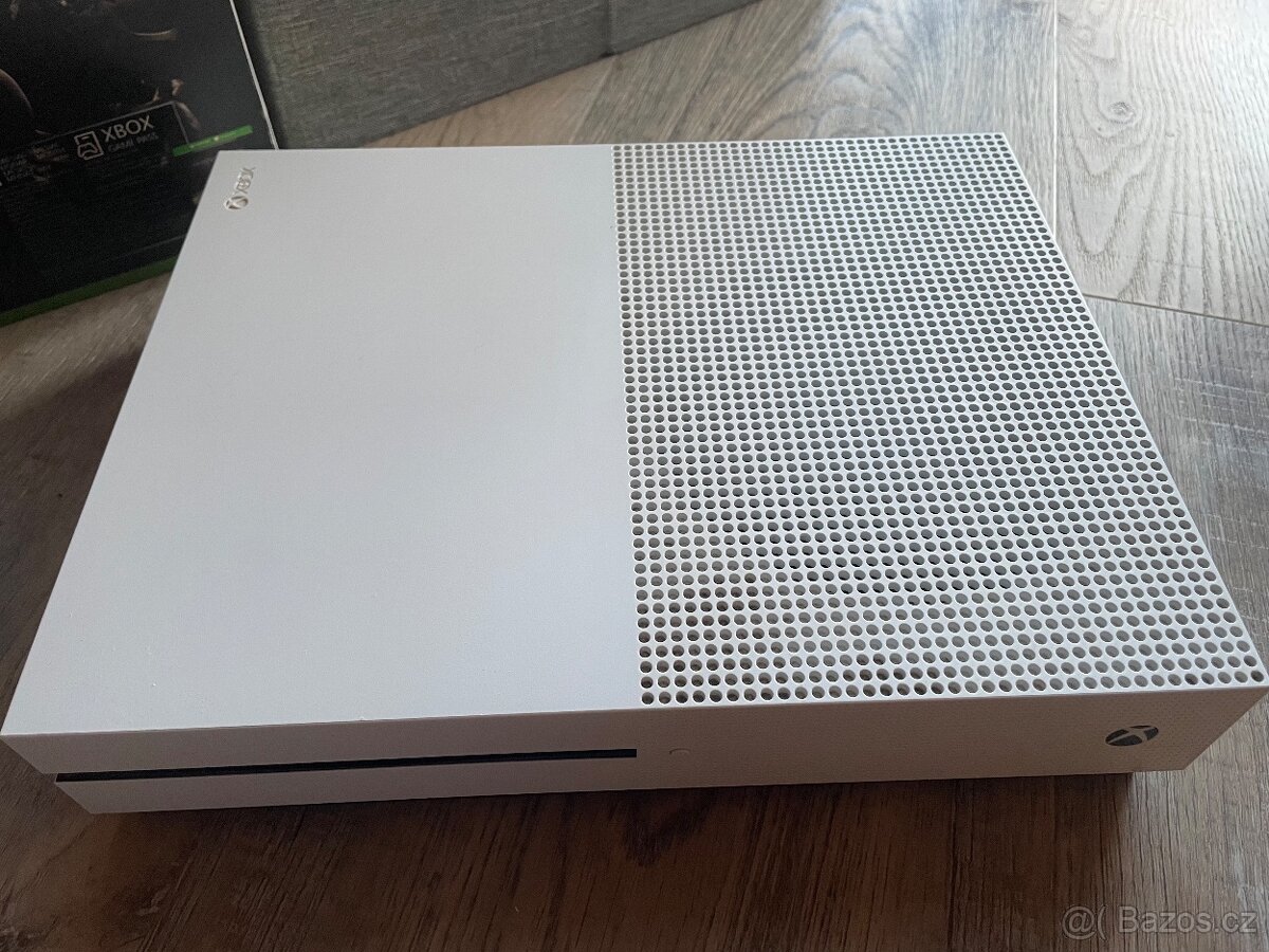 Prodám Xbox One S 1TB. - 2