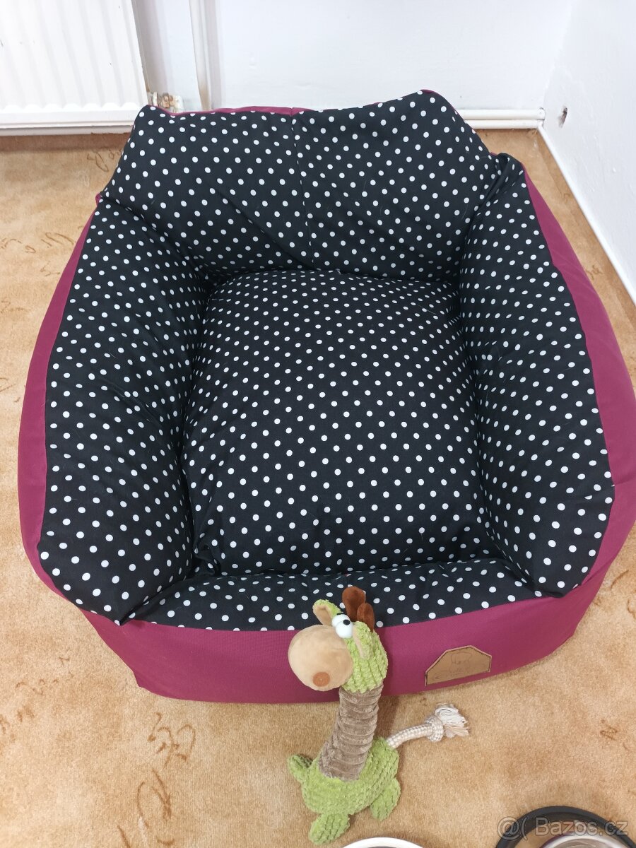 Psí pelíšek Cerino 85 x 85 + výbava pro pejska - 2