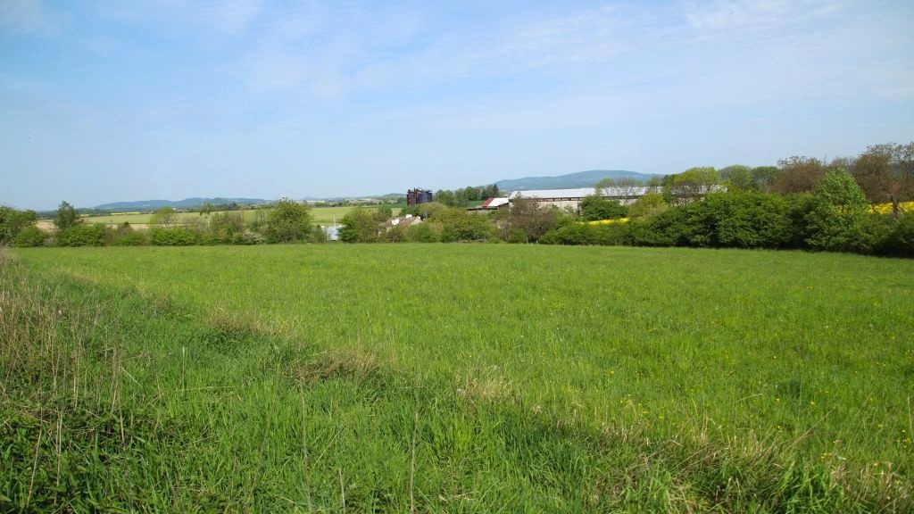 Pozemek u Jičína s plánovanou zástavbou 12 143 m² - 2