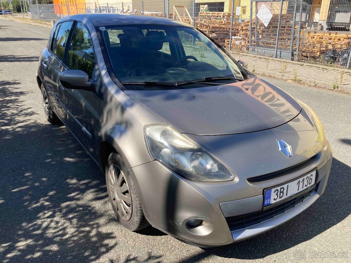 Prodám Renault Clio 1,2 55 Kw Klima - 2