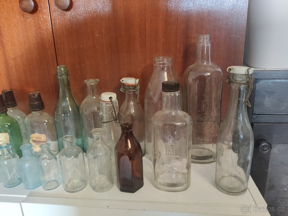 Sbírka starých skleniček, lahviček - 2