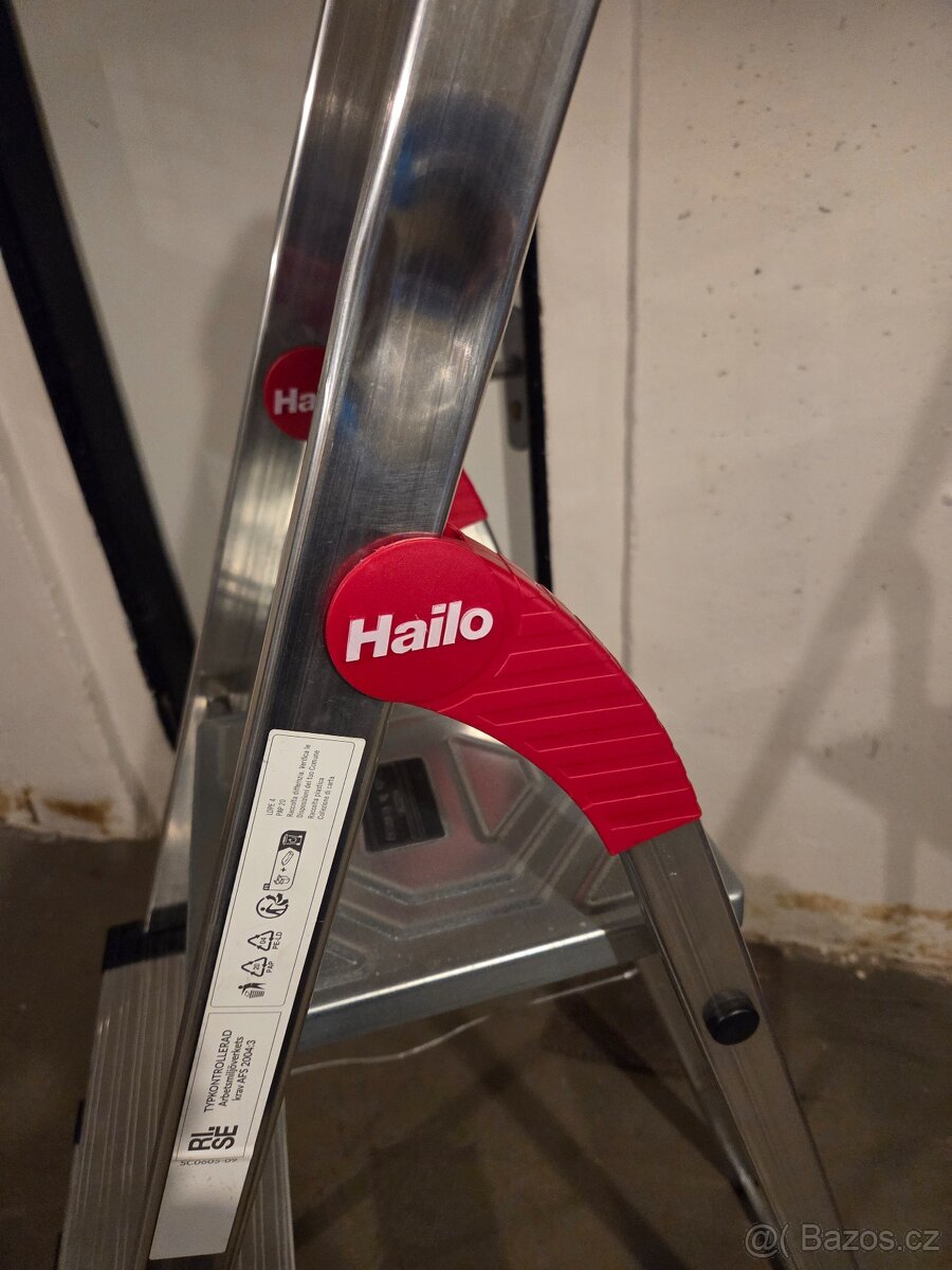 Prodám hliníkové štafličky, stolek. - 2