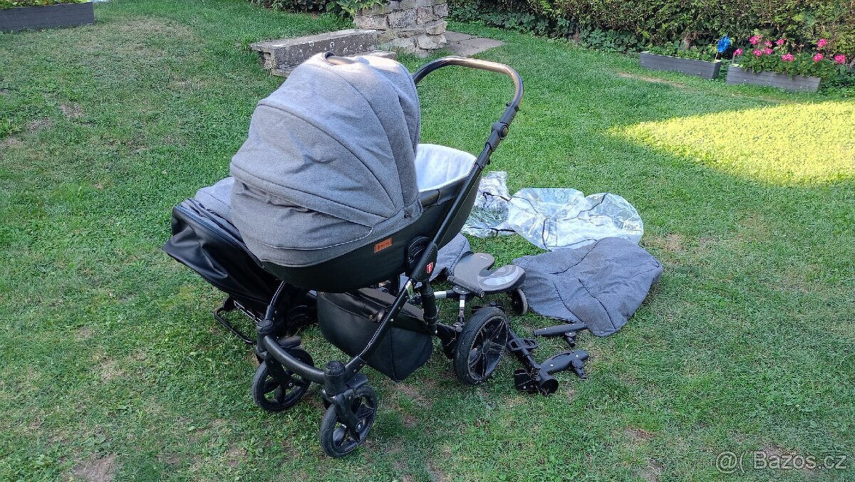 Kočárek Tudore Forester - 2