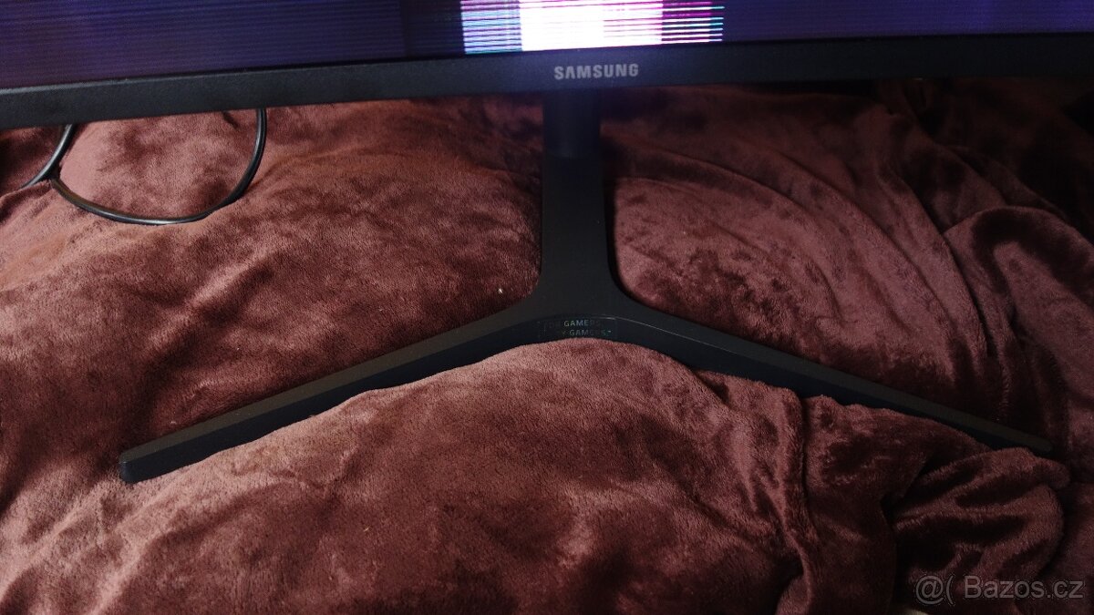 32 quantum dot samsung poškozený - 2