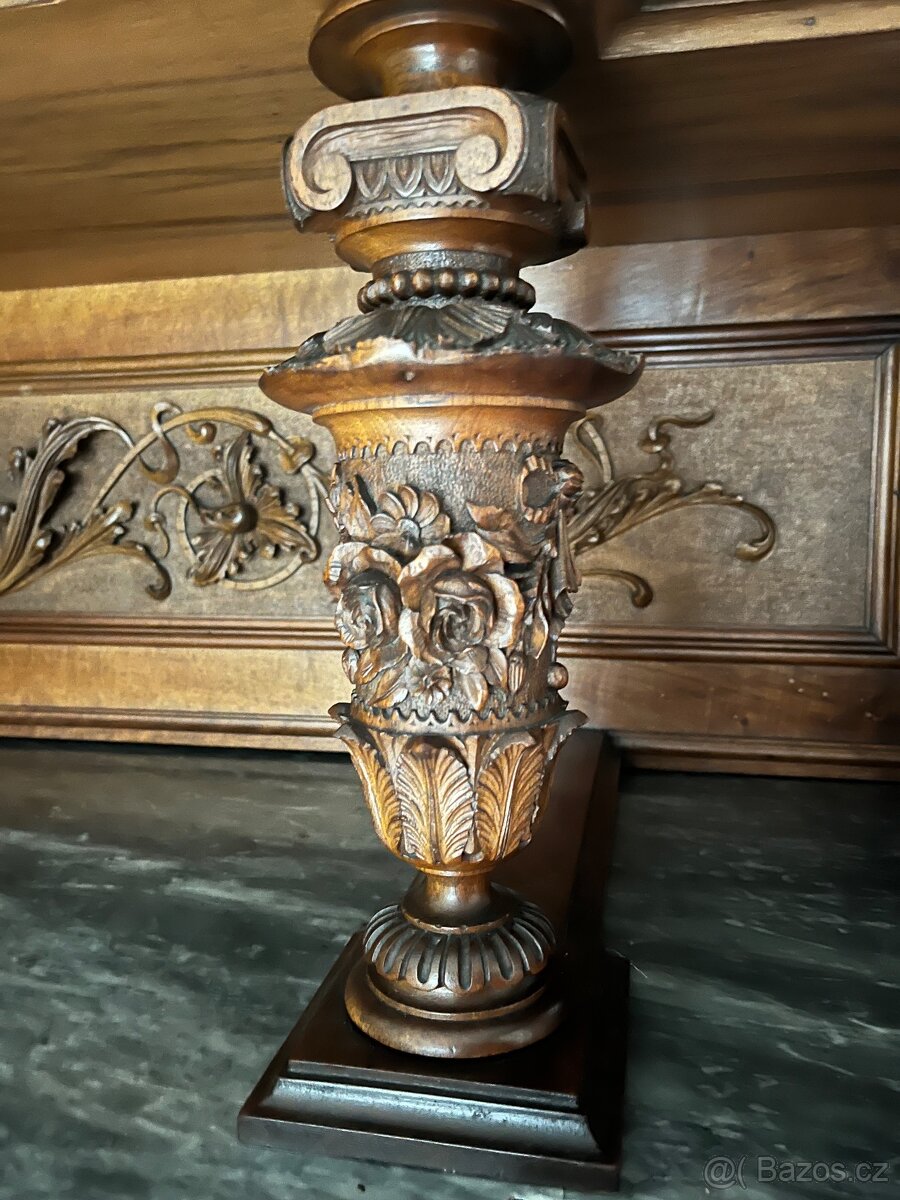 Historický kredenc - 2