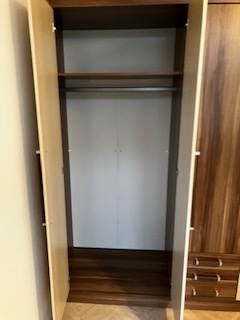 ZDARMA nábytek skřín, manž.postel a další - 2